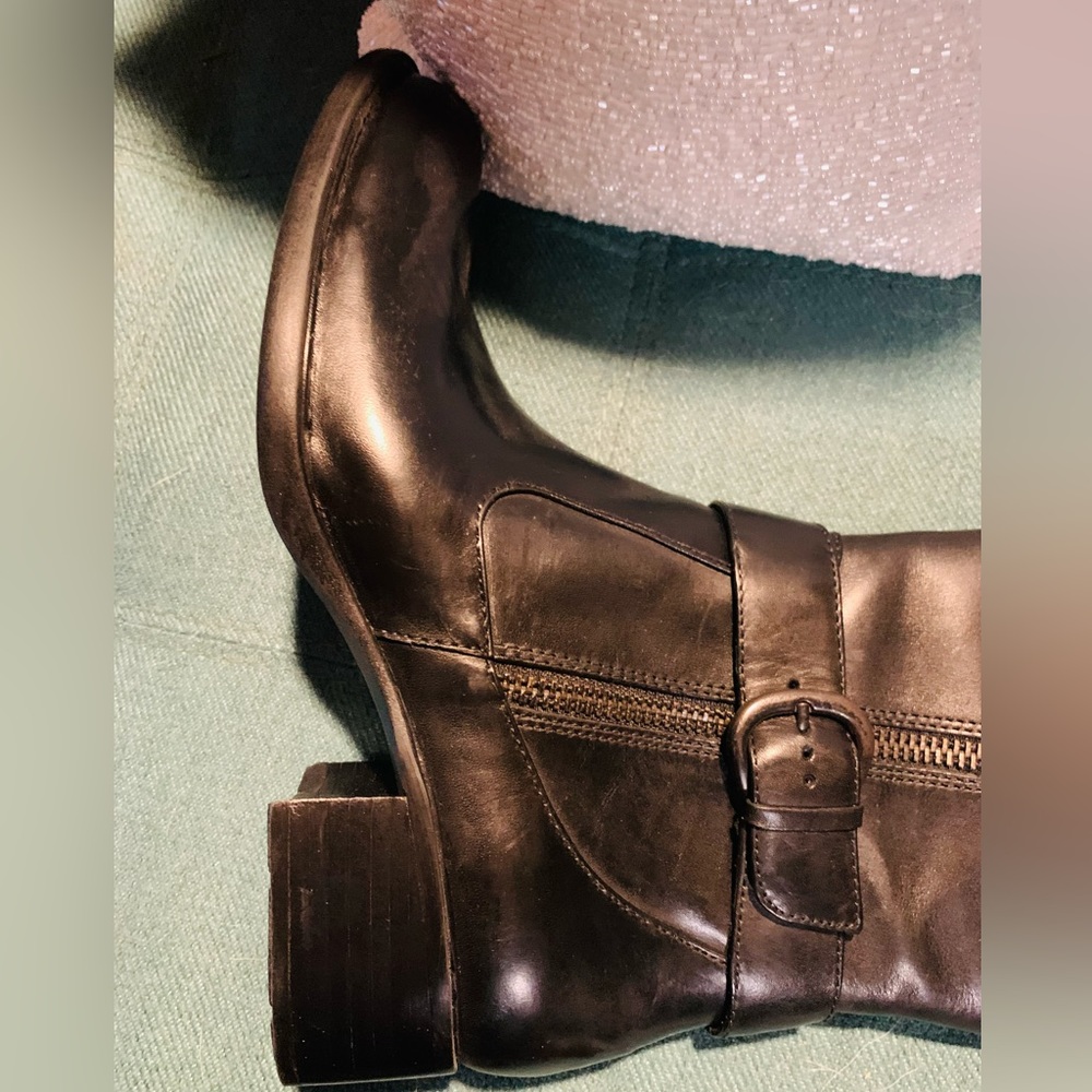 BORN Crown Collection Selyse Riding Boots - Picture 11 of 16